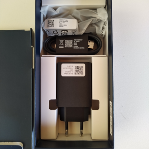 Le chargeur 33W et un câble USB-C